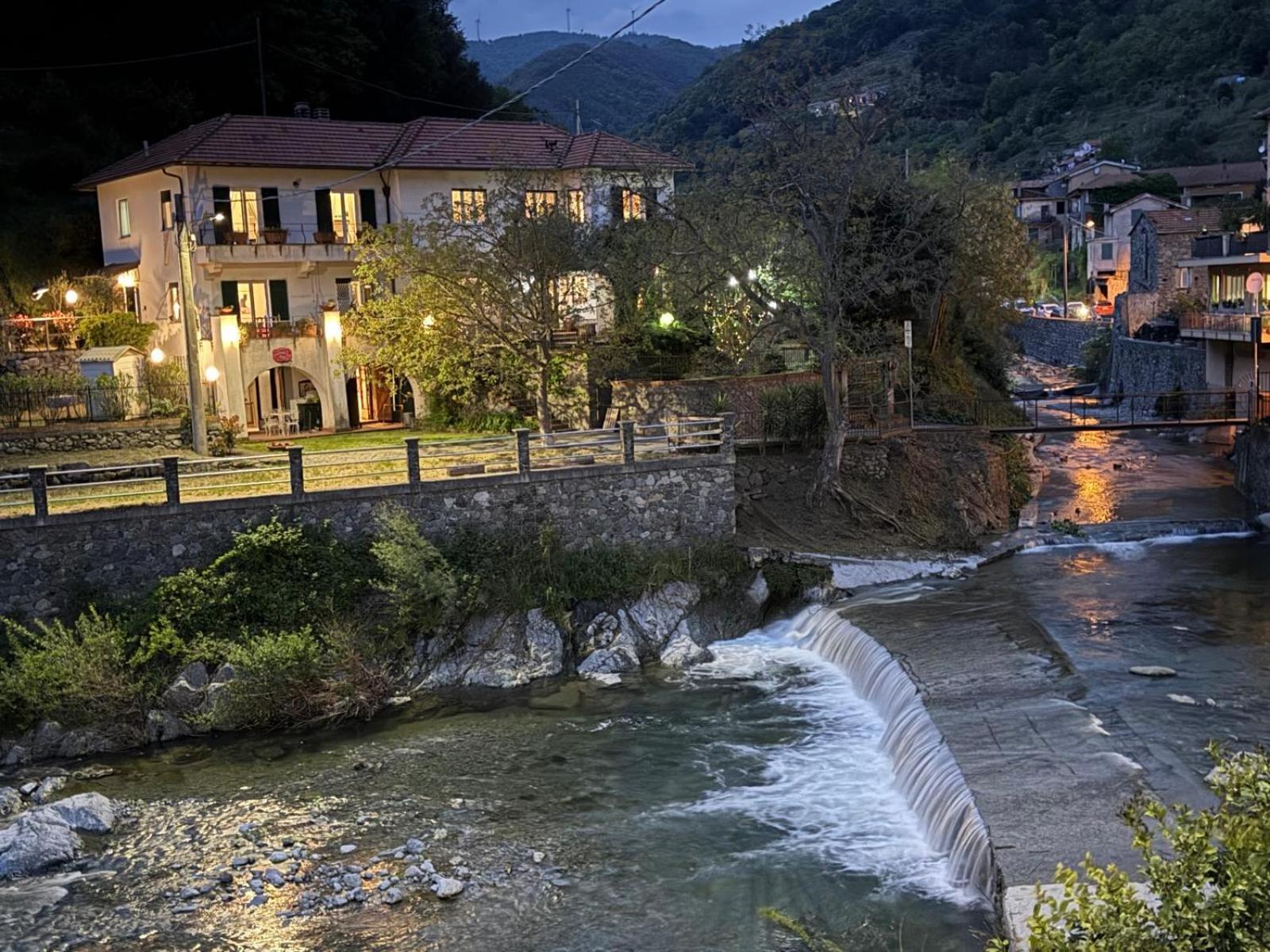 Appartamento in Villa a 5 KM dal mare Albisola Superiore Esterno foto